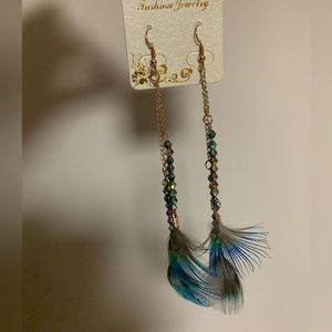 NWT Feather Dangling earrings Turquoise blue green grey metallic color